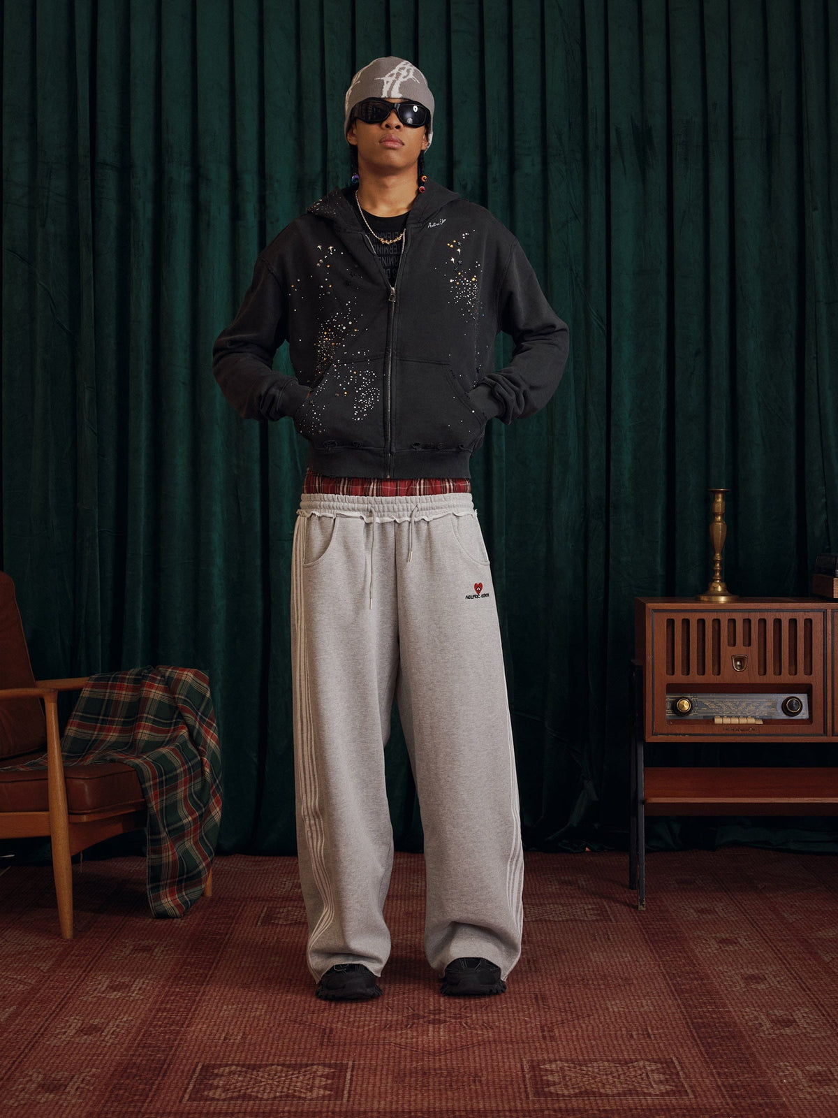 Aelfric Eden Rhinestone Boxy Zip Up V302 Hoodie