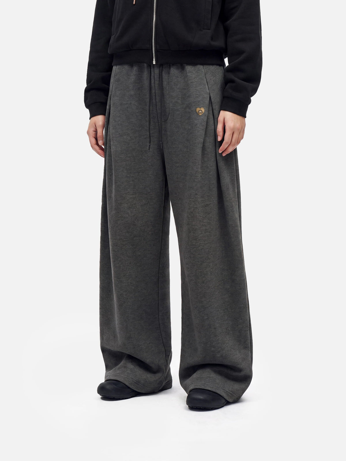 Aelfric Eden Pleated Baggy Sweatpants